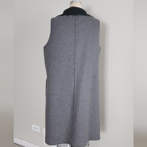 Calvin Klein Reversible wool vest - Picture 7 of 12